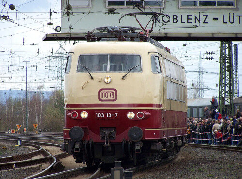 BR_103_BR_181_Lichter_Trans_Europ_Express_IC_Lok_Intercity_rot_beige_Bahngarfield_Christian_a.jpg