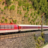 BR_103_Produktfarben_orientrot_ICIntercity_DB_St.-Goar-2