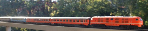 BR_232_V_320_BR103_E_03_Eurofima_orange-1---Kopie.jpg