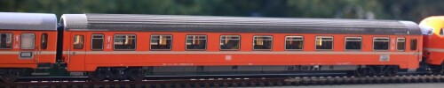 Eurofima_DB_Waggon_orange_Abteilwagen---Kopie.jpg