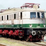 DR_218_BR_118_E_18_beige_grum_DR_Deutsche_Reichsbahn_roter_Anstrich_bahngarfield_Christian