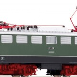 BR_110_140_E_10_40_DR_Deutsche_Reichsbahn_grun_rotes_Fahrwerk_bahngarfield_Christian