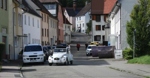 Citroen_2CV_Ente_weis_Mohringen_Stadt_Rundgang_2025_09.jpg