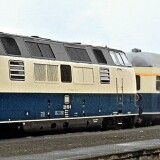 BR_220_V_200_ozeanblau_beige_LBE_Doppelstockwagen_DAB_6_8_Sonderzug-4