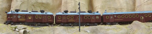 Western_Pacific_Railroad_Gas-Electric_Train_1912_H0_gauge_Bogie_Holz_Martin_fluhdesign-11.jpg