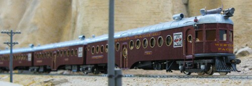 Western_Pacific_Railroad_Gas-Electric_Train_1912_H0_gauge_Bogie_Holz_Martin_fluhdesign-5.jpg
