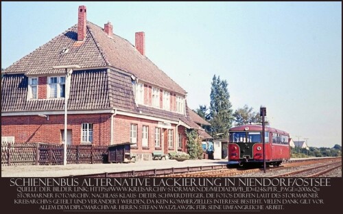 BR_798_998_VT_95_98_Schienenbus_Bahnhof_Niendorf_VT_08-3.jpg