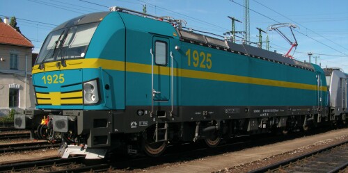 BR_193_Siemens_Vectron_belgische_Staatsbahn_SNCB_blau_bahngarfield_Christian-a-1.jpg