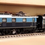 E_52_22_BR_116_DRG_grau_Karwendel_Express_hellblau_44_60_7033_22dkl.blau_21_20_23beige_96_90_85---Kopie