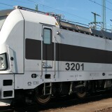 DSB_BR_103_Vectron_weis_rot_bahngarfield_Christian