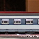 BR_112_110_E_10.3-F-Zug_ADE_H0_UIC_Halbspeisewagen_Eurofima_DB_Pop_Art_stahlblau-1