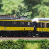 E_18_BR_118_DB_DRG_Pop_Art_Wagen_gelb-2