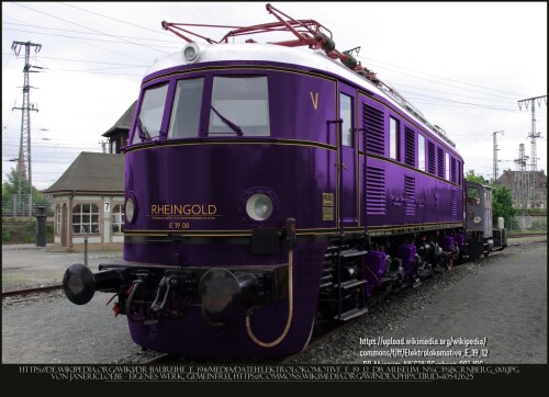 E_19_12_BR_119_DRG_Rheingold_Express_Zug_viollet_violett_DB_Museum.jpg