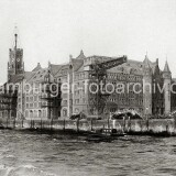 1875-erbaut-Elbseite-des-Kaiserspeichers