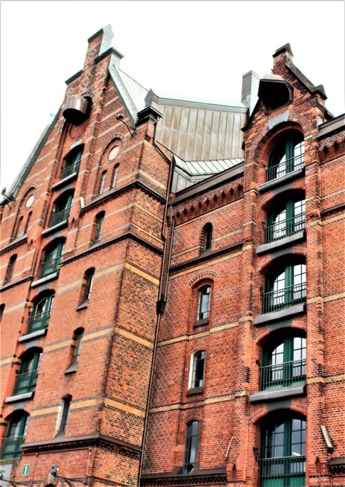 Hamburg_Hamburger-Hafen_202207_Speicherstad-7.jpg