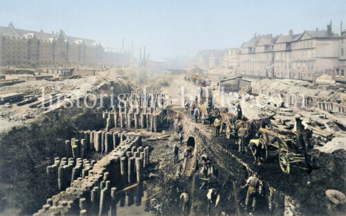 Hamburg_Hamburger_Speicherstadt_Bau_1887_Zollkanal.jpg