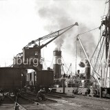 1930_Hamburger_HAfen_Hafenbahn_Holthusenkais_Norderelbe_Portalkran_Schiff