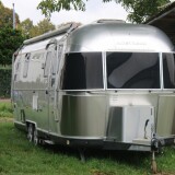 Airstreamer_Wohnwagen_poliertes_Alu_BW_Nordlingen_bayrisches_Eisenbahnmuseum-2