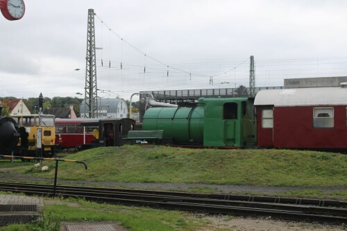Dampflok_grun_Dampfspeicherlok_Nordlingen_BW_bayrisches_Eisenbahnmuseum-1.jpg