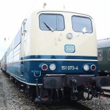BR_151_Bayernbahn_Nordlingen_Bahnhof_bayrisches_Eisenbahnmuseum_ozeanblau_beige-3