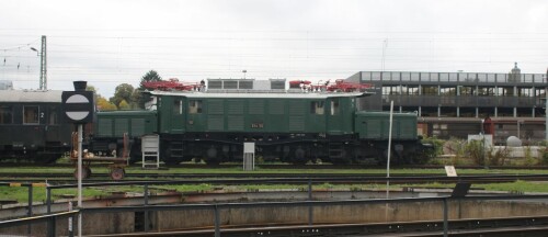 BR_194_OBB_1020_E_94_Nordlingen_BW_bayrisches_Eisenbahnmuseum-11.jpg