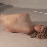 Hure-Anna-Rosenmuller-gefangen-in-Latexfd58e3a7df7aa437