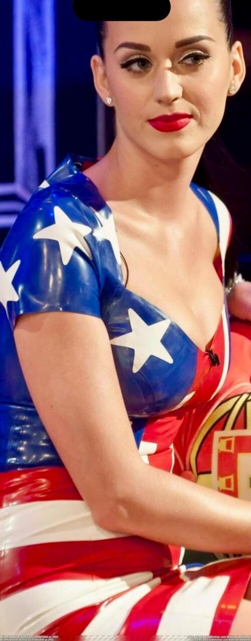 Annarosenmuller-latexkleid-Gummihure-erregt-ihr-eigener-Duft-nach-Latex-Fetisch.jpg